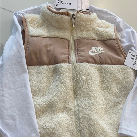 NWT Boys Nike 3 piece set ' White and Tan Fleece Vest - Picture 2 of 5